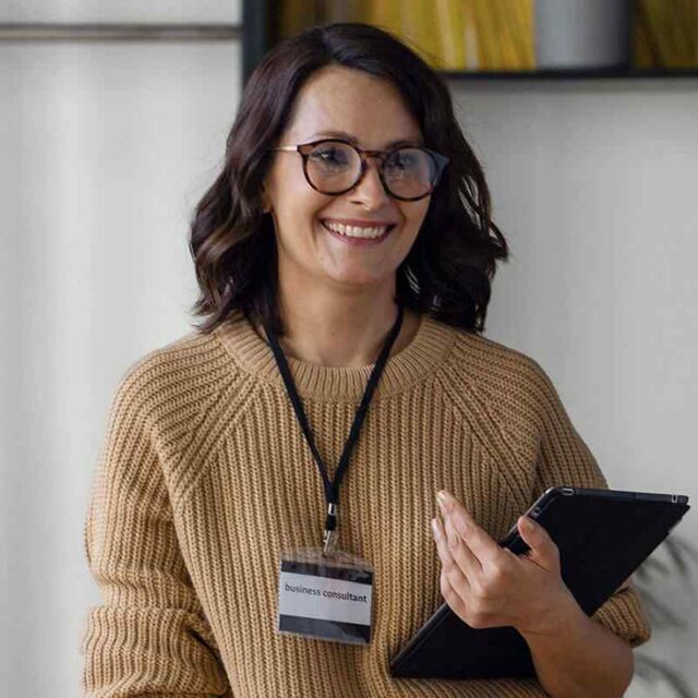 https://somyaaakshat.com/wp-content/uploads/2019/02/team_04-640x640.jpg